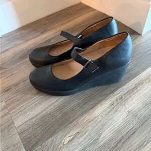 SOUL Naturalizer Black Wedge Mary Janes